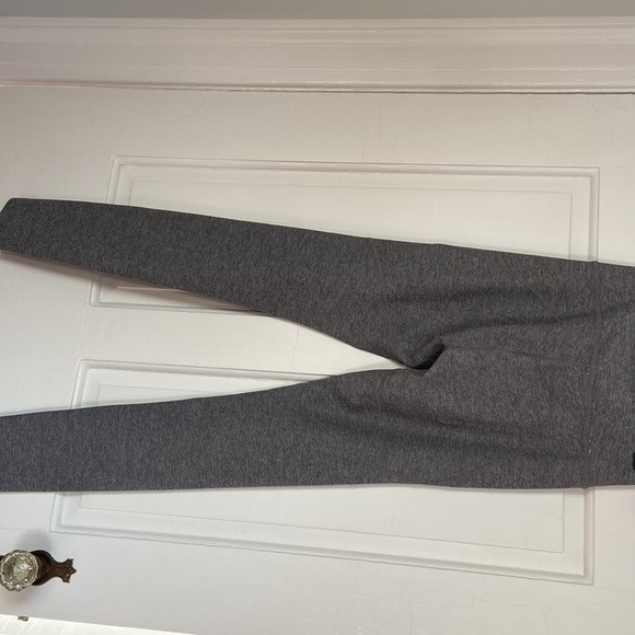 Outdoor Voices grey leggings - Picture 7 of 7